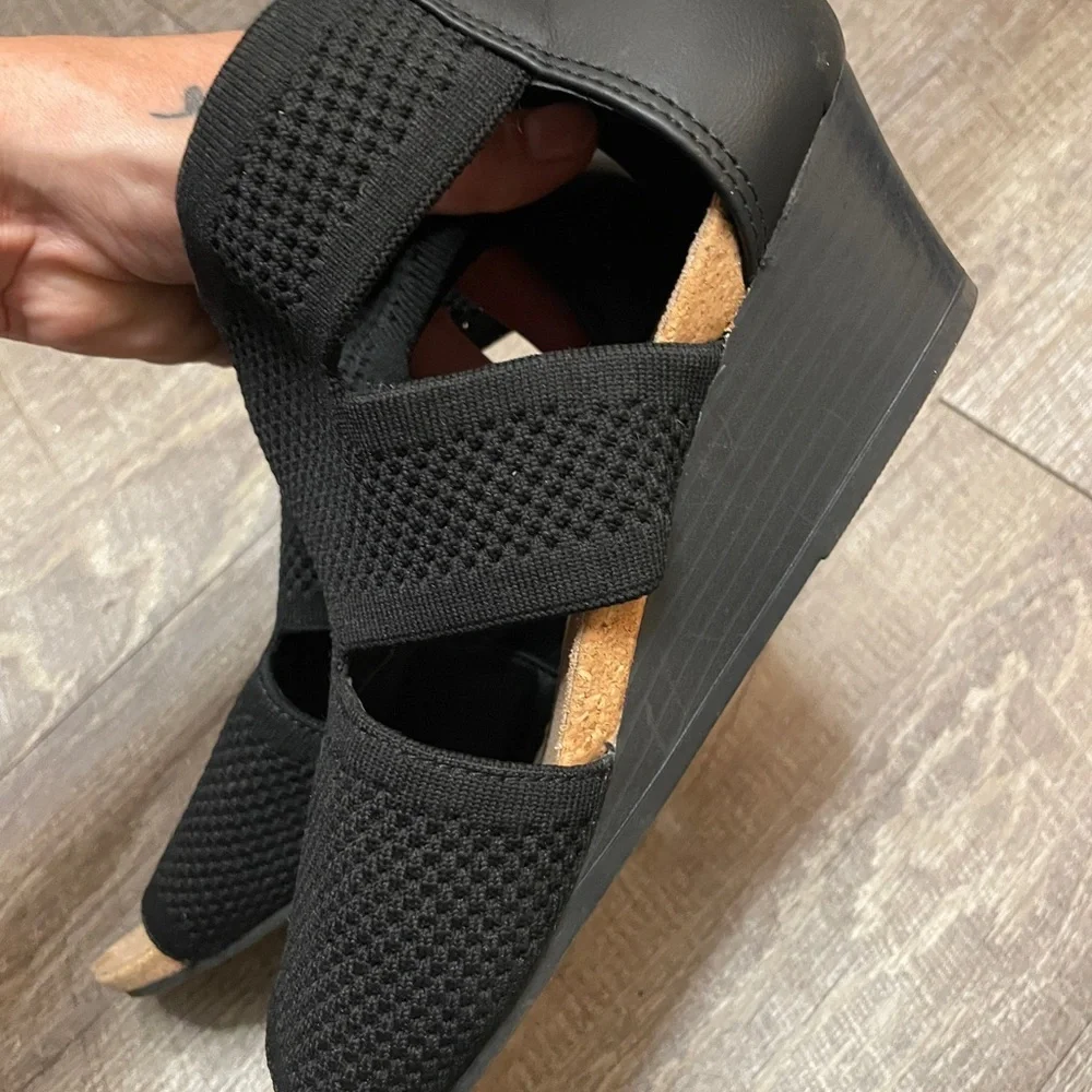 Croft & Barrow‎ Black and Tan Women's Sandals
